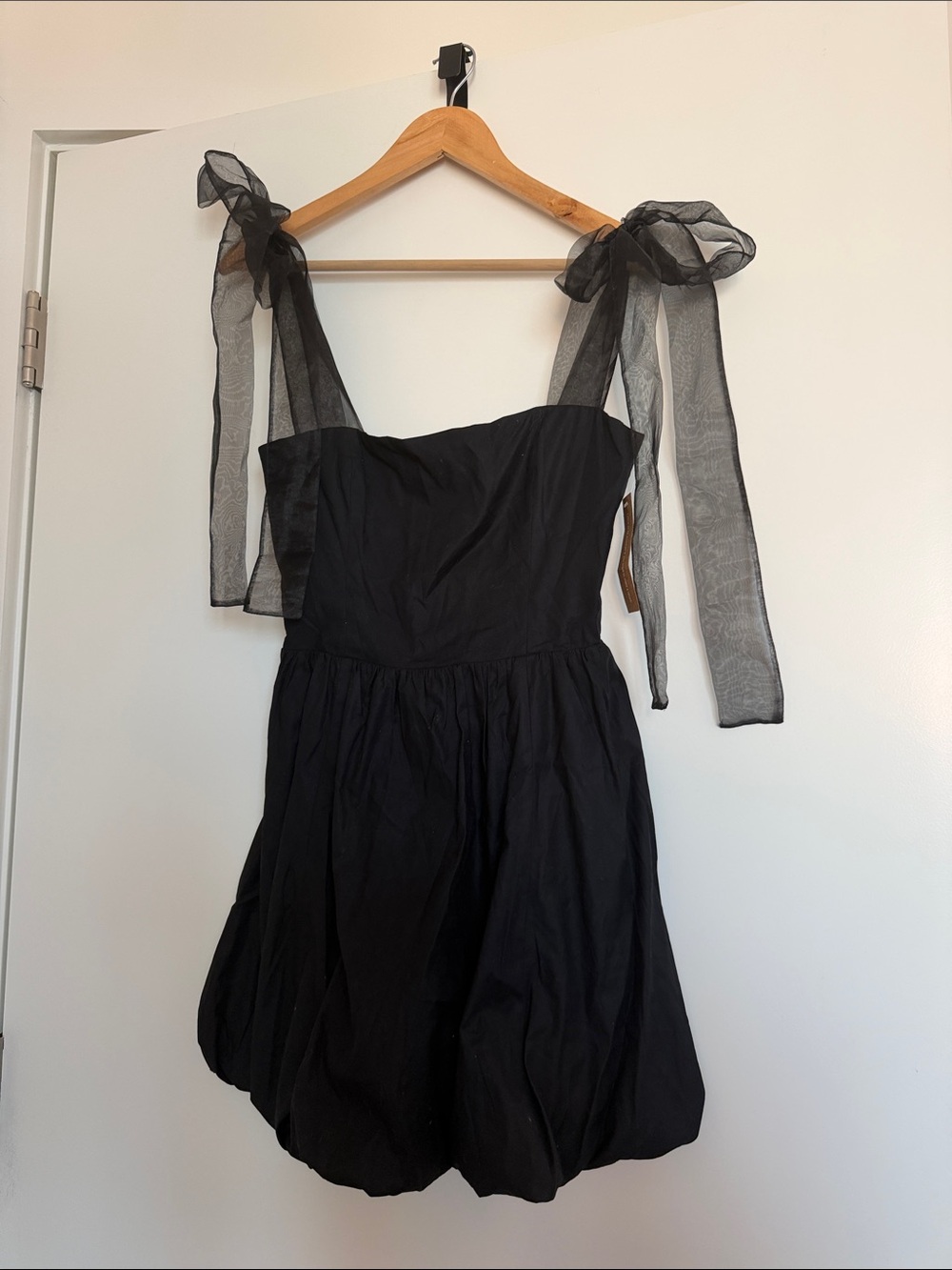 Black bow Strap-Tie Bubble Hem Dress